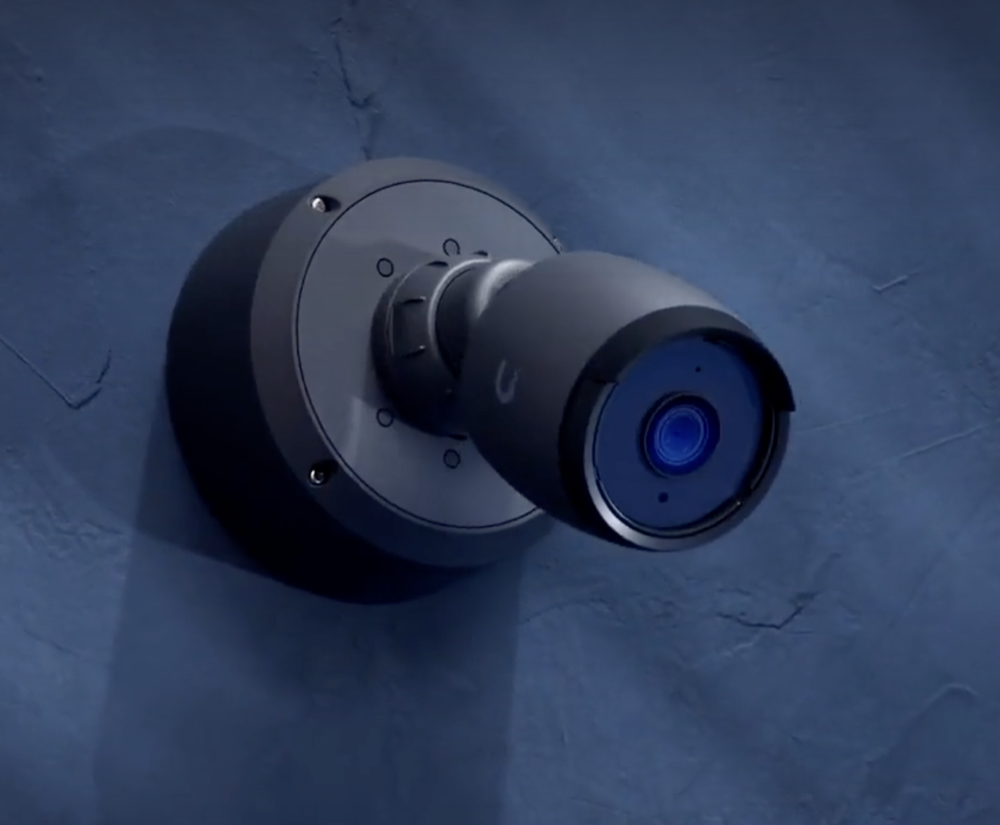NeoSecurity connected camera guarding a shared civic asset